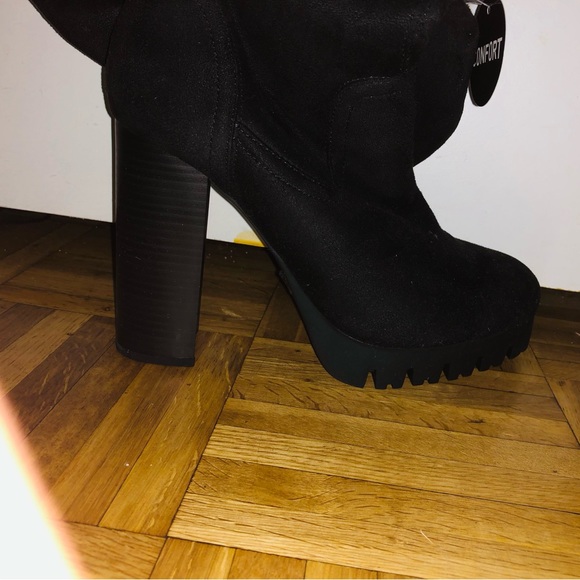 Heels boots - Picture 4 of 5